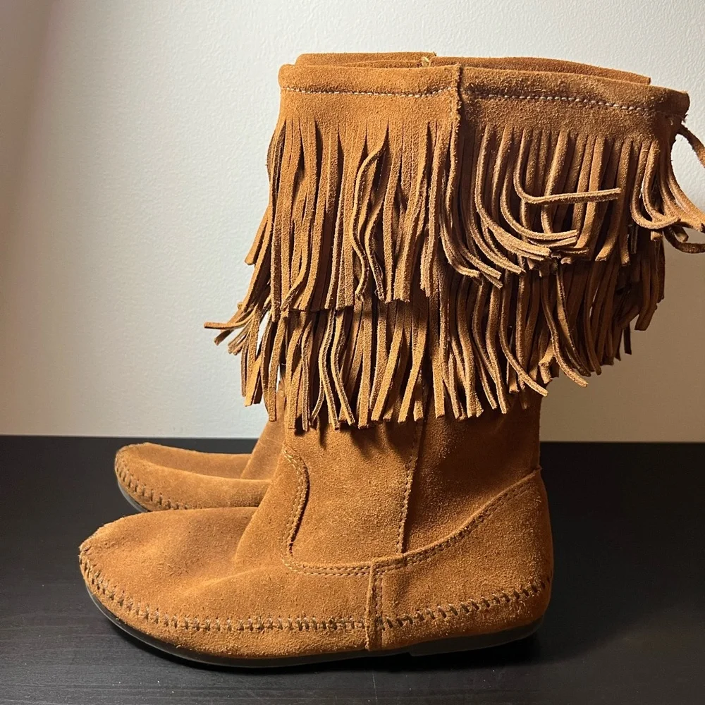 Like New Minnetonka Leather Fringe Boots - Picture 1 of 7
